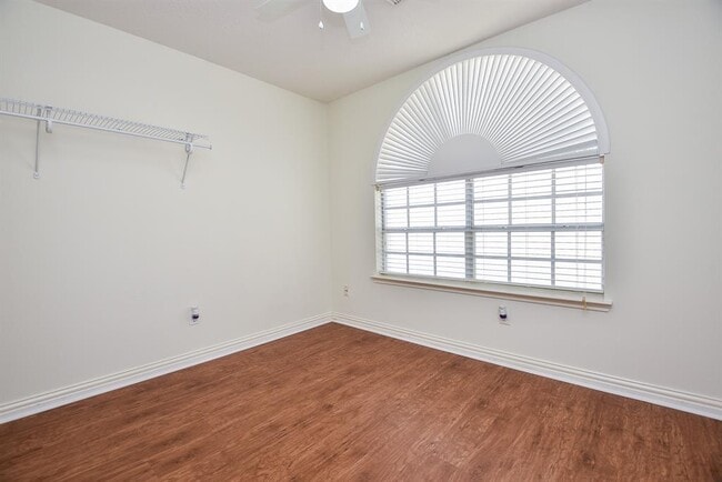 Building Photo - 4026 Almond Lake Dr