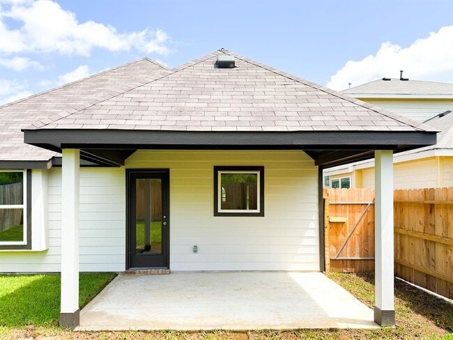 Building Photo - 40769 Mostyn Lake Dr