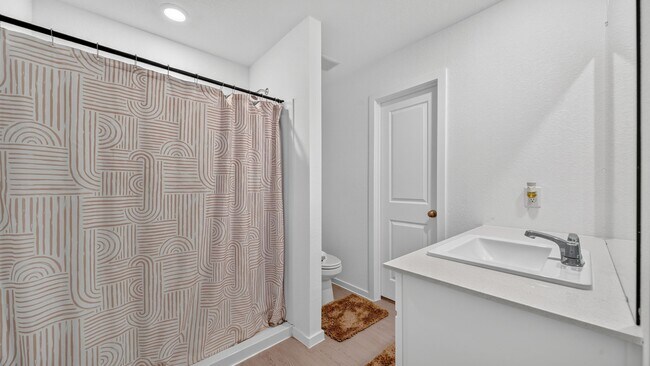 Building Photo - 633 Craven St