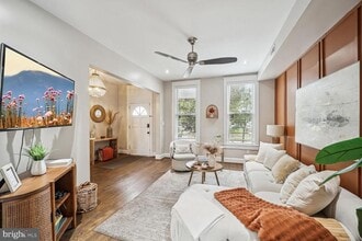 Building Photo - 1133 Morse St NE