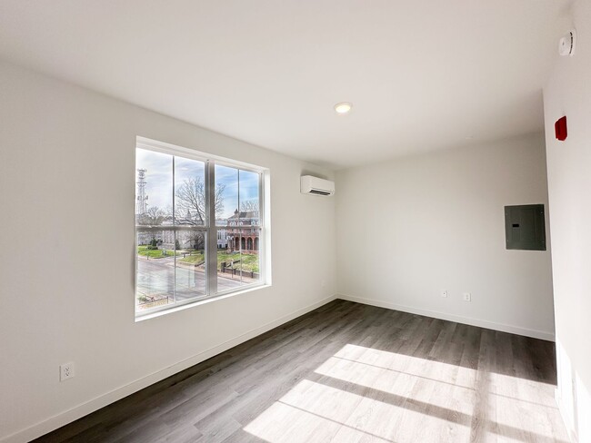 Building Photo - Corner Residence