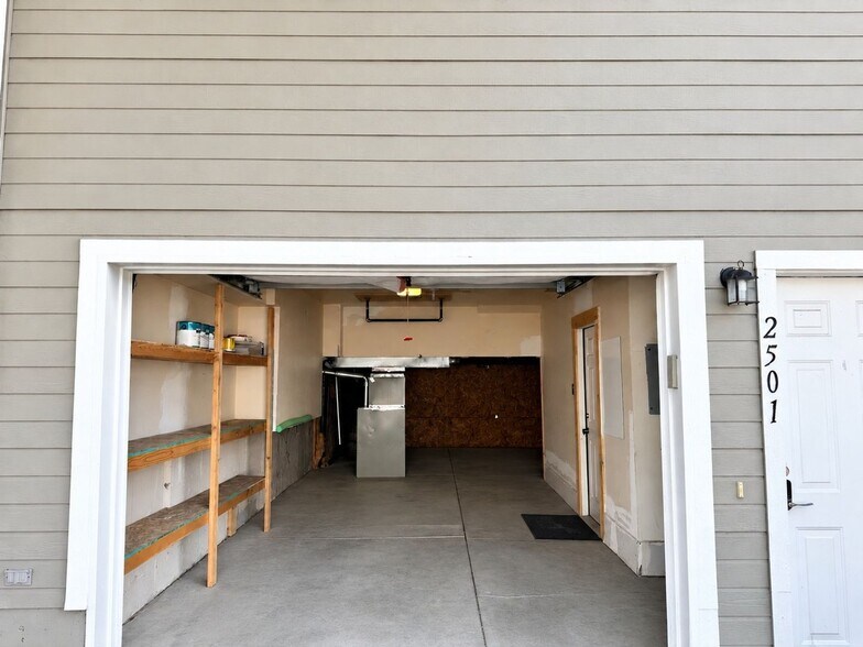 Building Photo - 8199 Welby Rd