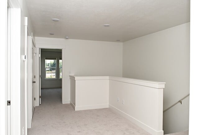 Building Photo - 3014 265 West - 1