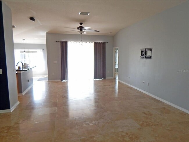 Building Photo - 6367 Bridgecrest Dr