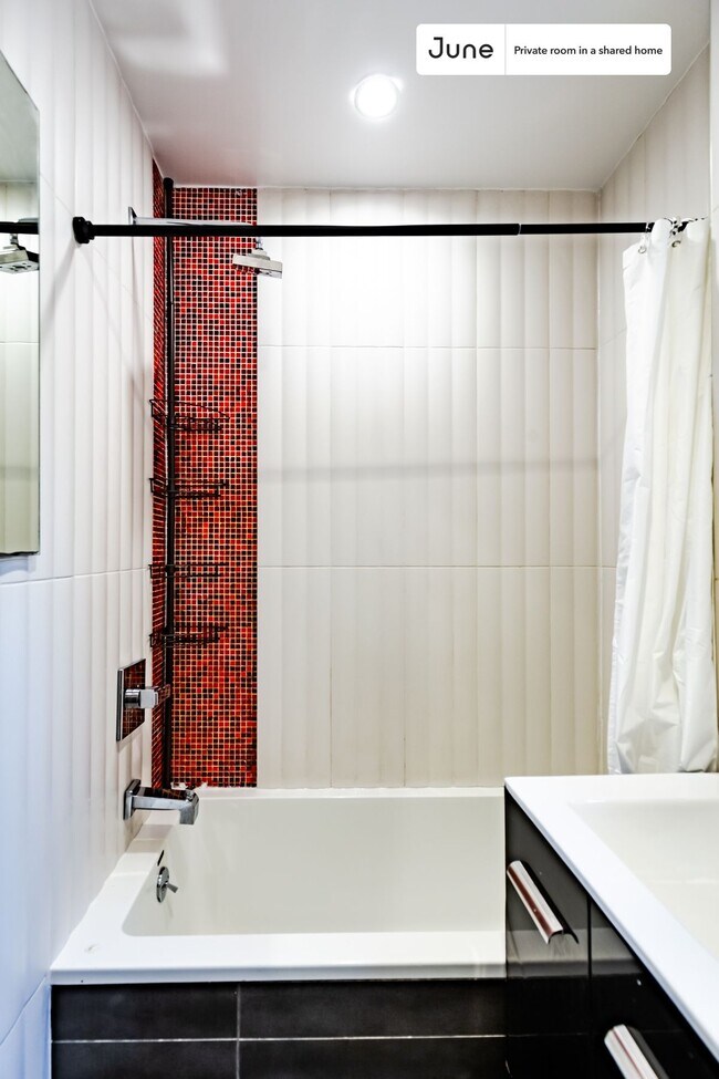 Building Photo - Room in Shared 4 bed/2 bath home