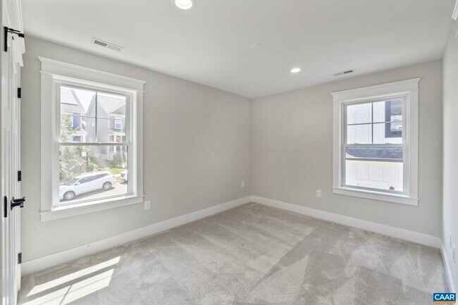Building Photo - 1603 Griffen Grv