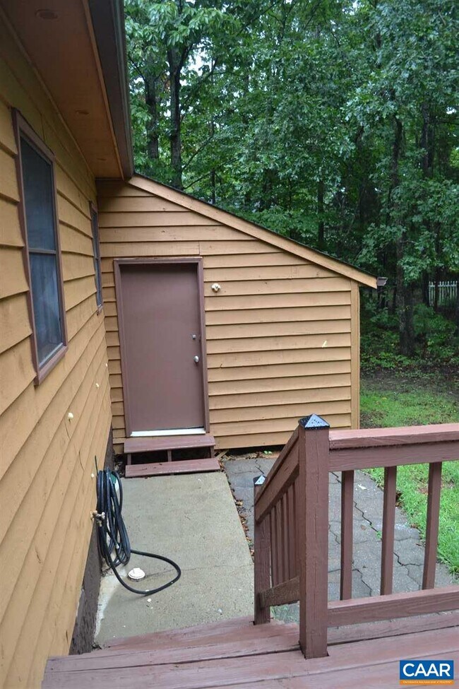 Building Photo - 15 Englewood Dr