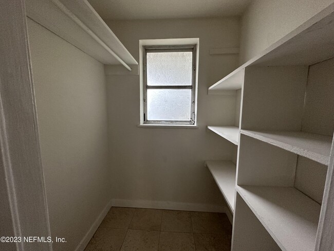 Building Photo - 1824 Hendricks Ave