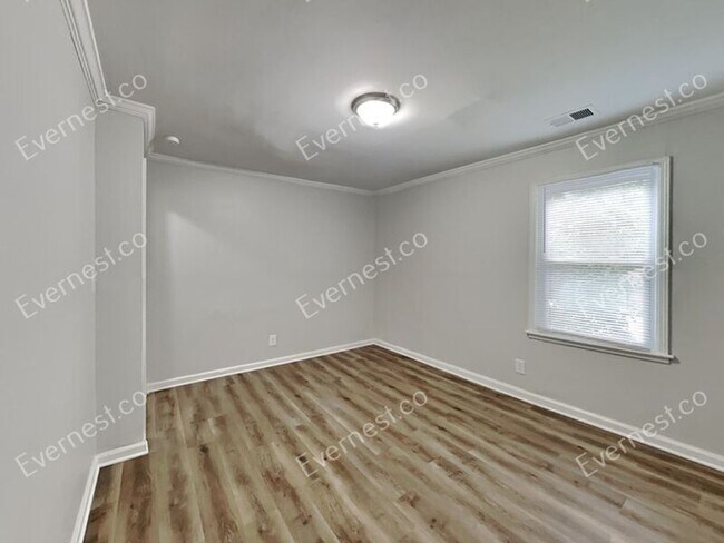 Building Photo - 2168 Rexford Dr