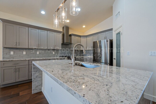 Building Photo - 3536 E San Pedro Ave