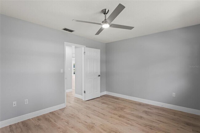 Building Photo - 8312 Roxboro Dr