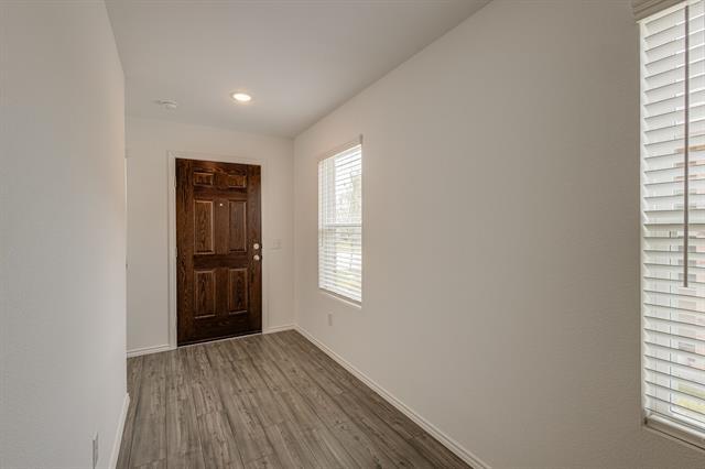 Building Photo - 486 Lake Erie Dr