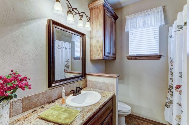 Building Photo - 1413 Scenic Ridge