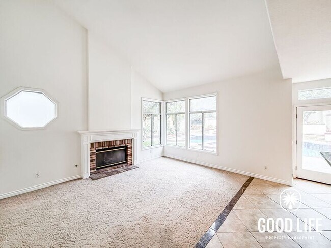 Building Photo - 709 S Hidden Creek Cir