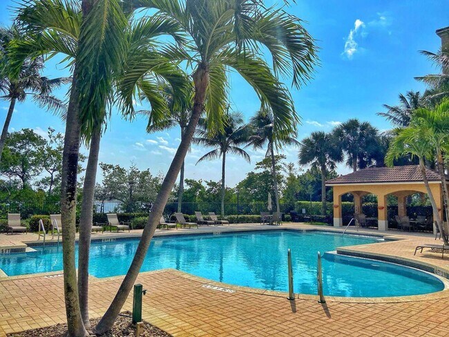 Building Photo - 1000 Scotia Dr