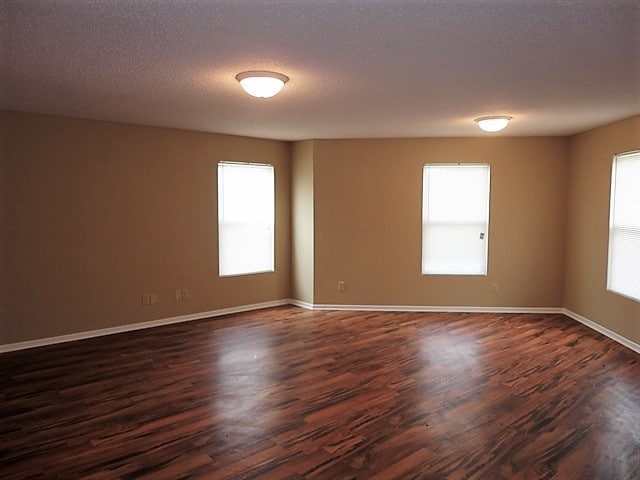 Building Photo - 2170 Bridlewood Dr