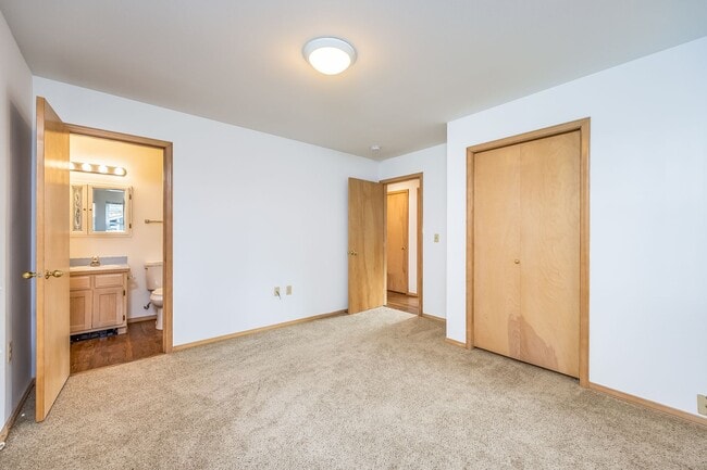 Building Photo - One Level Lifestyle in Snohomish