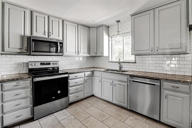 Building Photo - 614 Blueberry Ln