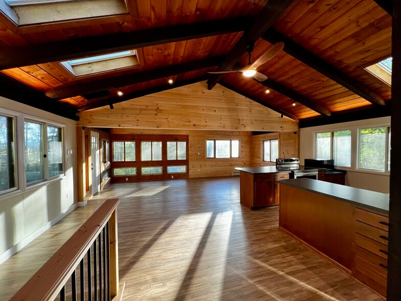 Building Photo - 69 Scenic Dr