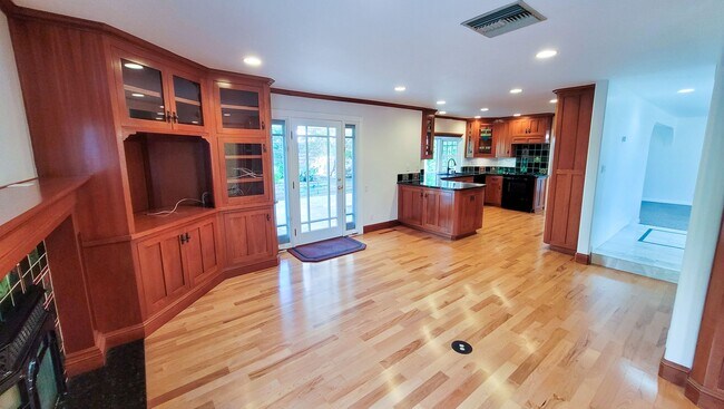 Building Photo - NOW AVAILABLE!! Gorgeous Two Story 3 Bedroom 3 Bath Perfect for Working From Home and Entertaining!