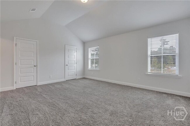 Building Photo - $500 OFF FIRST FULL MONTHS RENT WITH MOVE IN BEFORE February 15th 2026-Townhome conveniently loca...