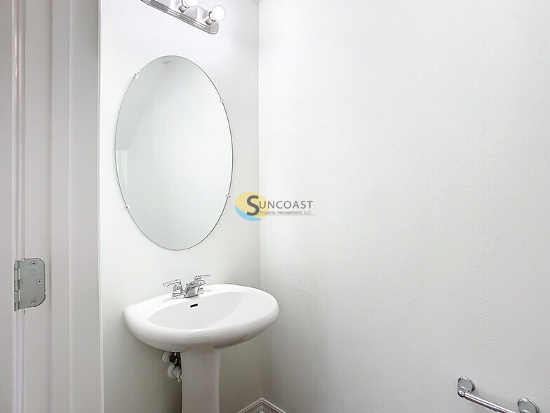 Building Photo - 3821 SW 43rd Ct