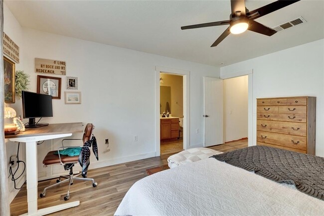 Building Photo - 6612 Piedras Blanco Dr