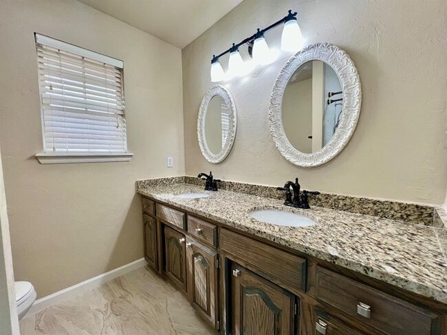 Building Photo - 624 Vickery Ave