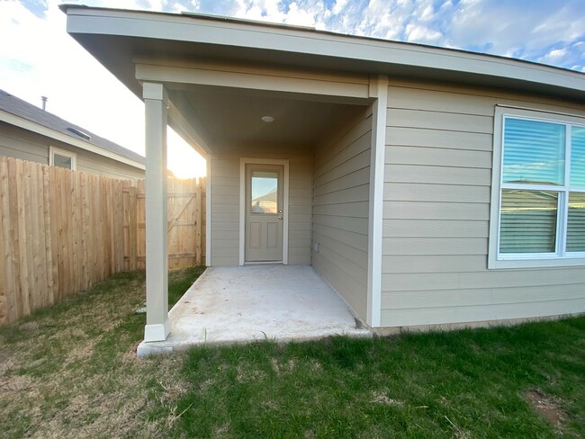 Building Photo - 3 BR/2 BA 1459 sq ft  Navarro Ranch