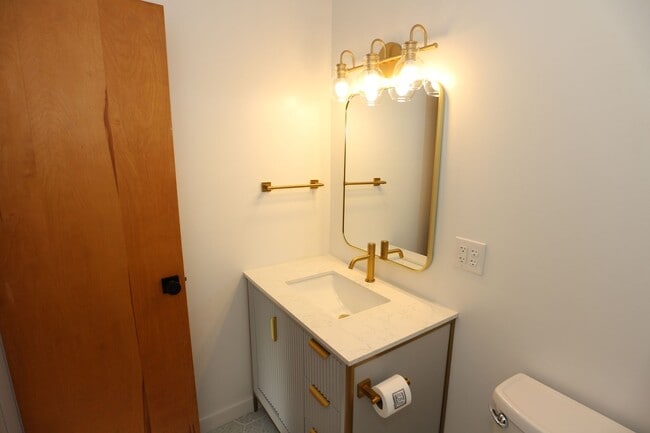 Building Photo - Newly Updated & Renovated Carmel Home!