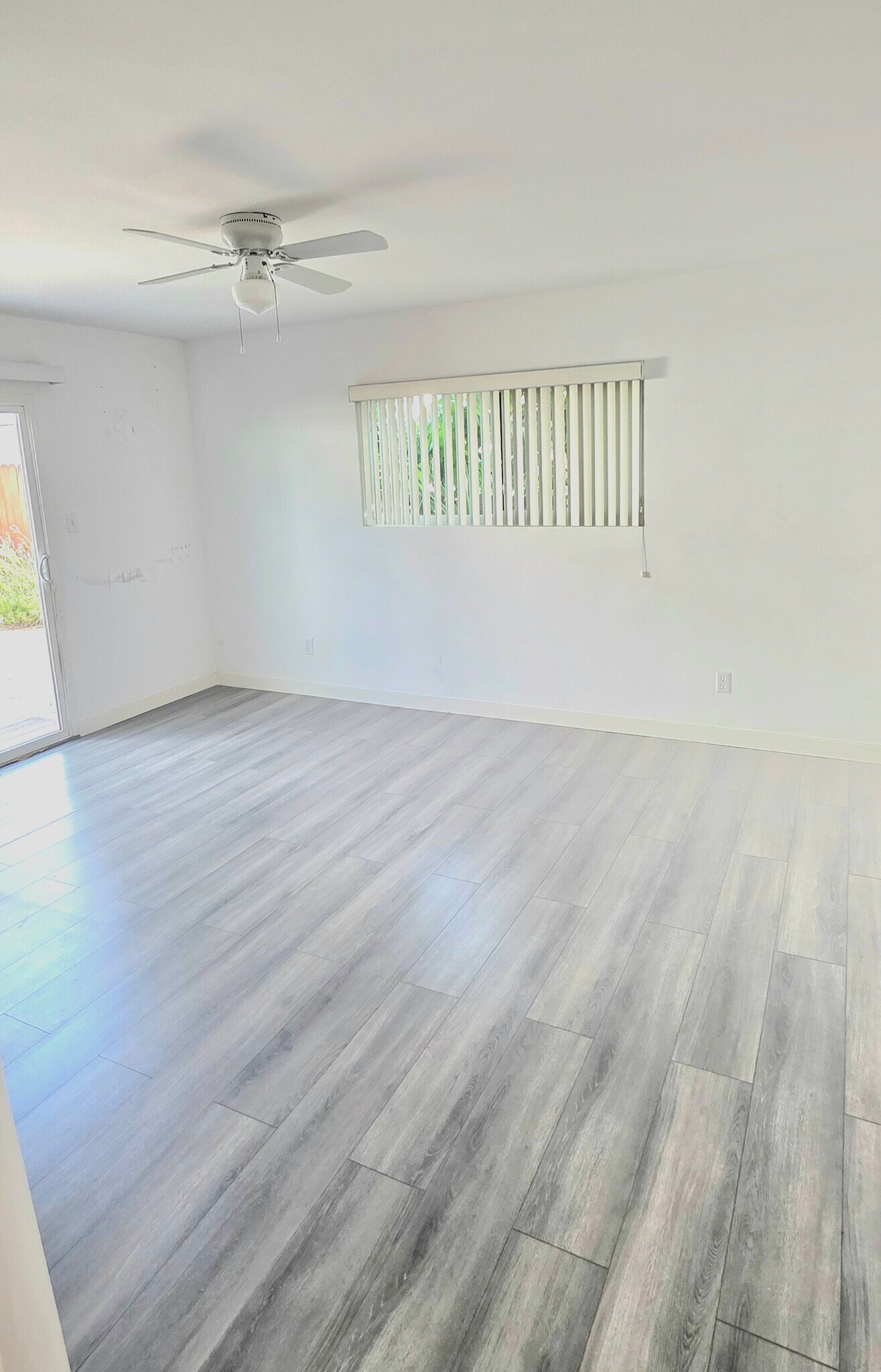 Master bedroom - 340 Rennie Ave