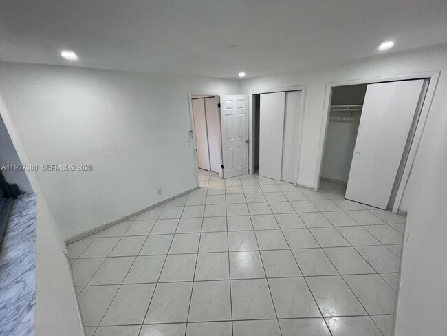 Building Photo - 5401 Hollywood Blvd