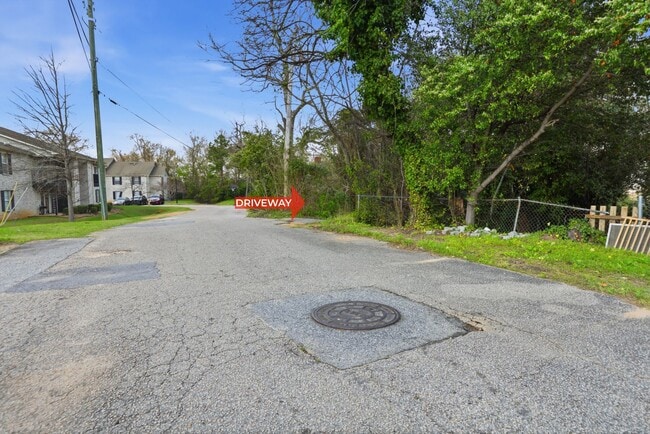 Building Photo - Historic Charm. Modern Updates. Prime Location.