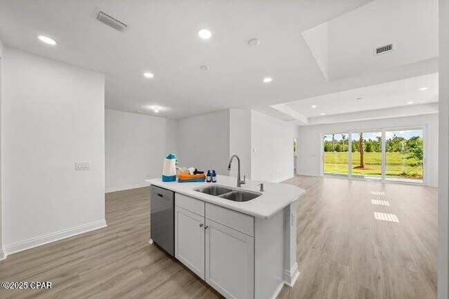 Building Photo - 8912 Parrot Pl