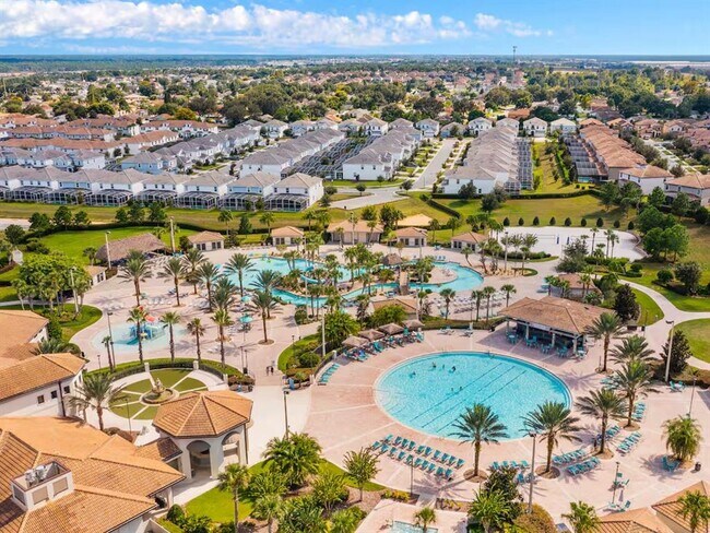 Building Photo - 1043 Splash Shot Pl