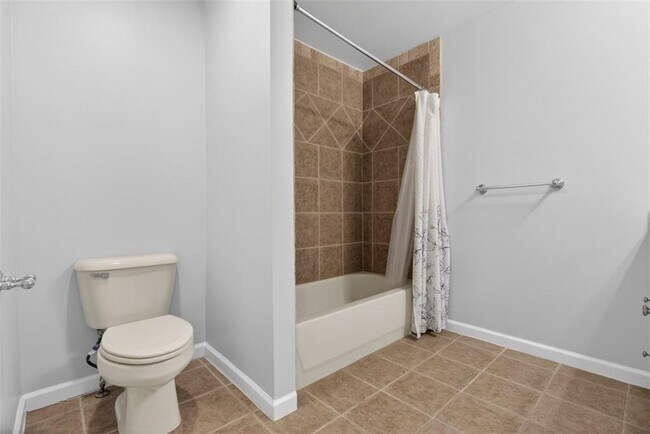 Building Photo - 4537 Grandview Pkwy