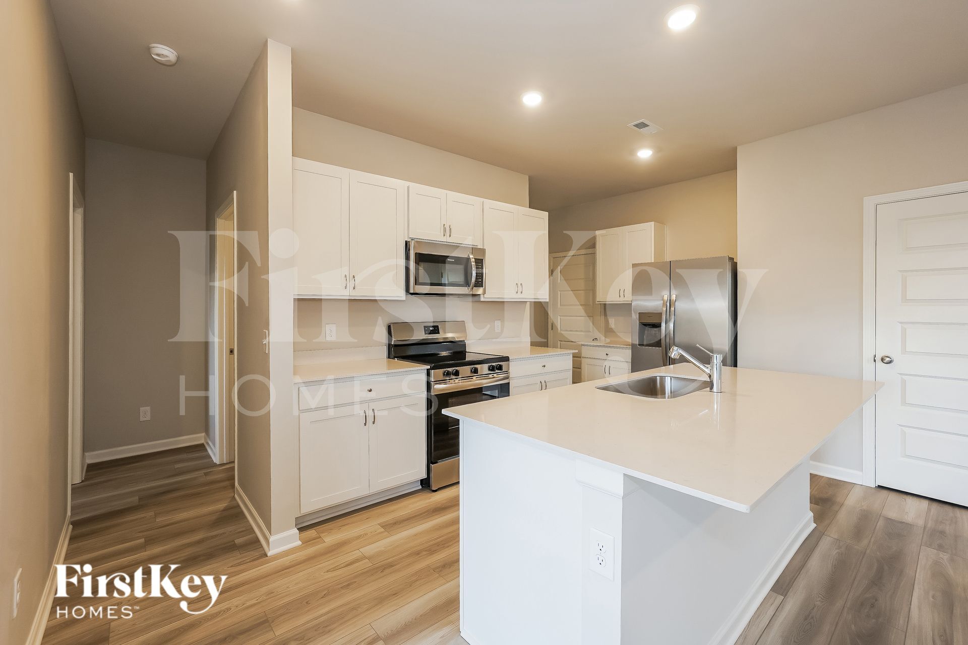 Building Photo - 877 Moray Ln