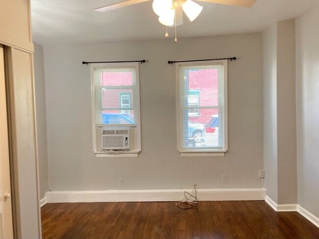 Building Photo - 2717 Jane St