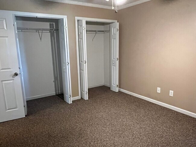 Building Photo - Walston Bridge Apartments