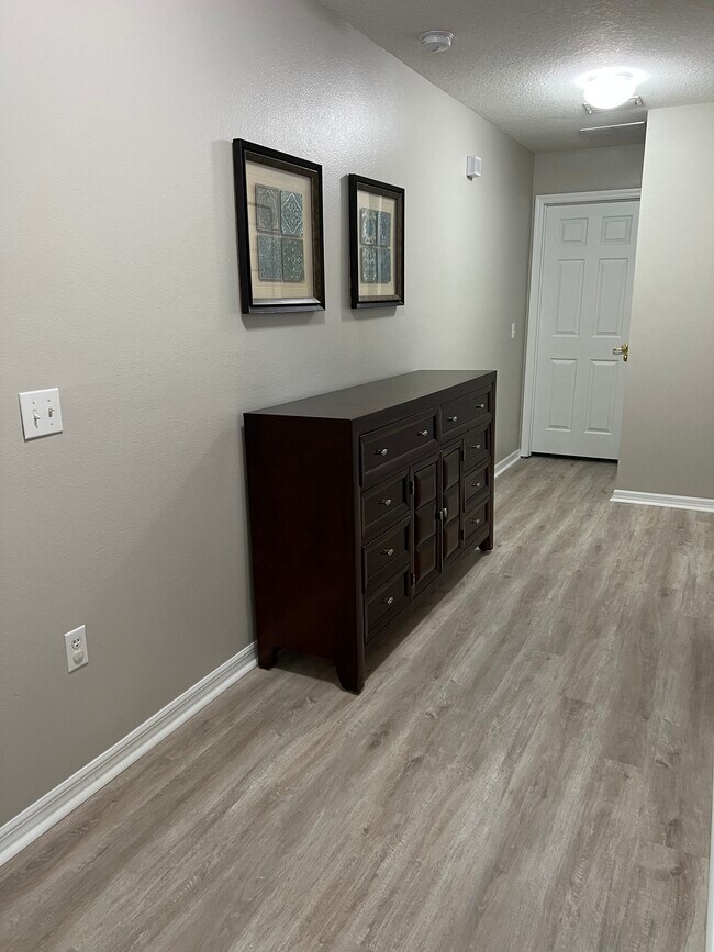 Building Photo - 5156 Regatta Dr