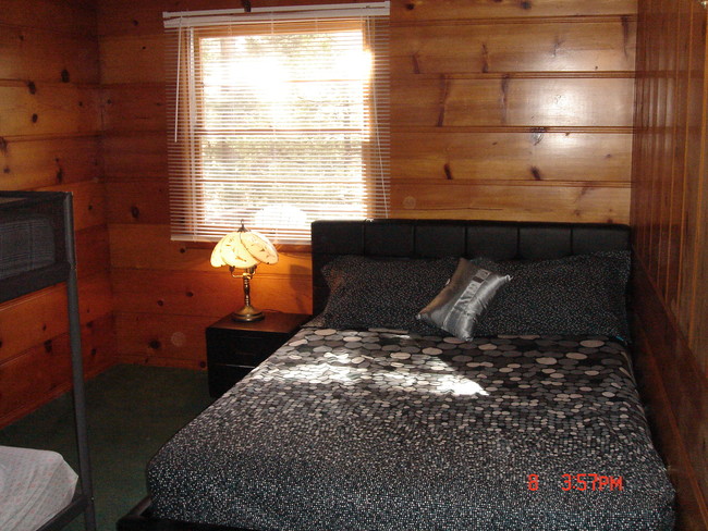 1st bedroom - 31474 Pleasant Dr