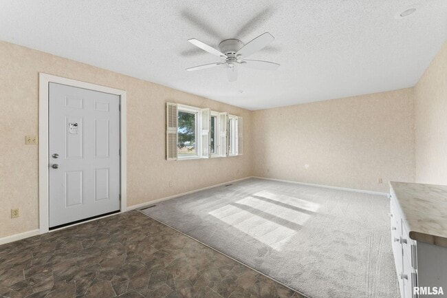 Building Photo - 2442 Mittman Rd