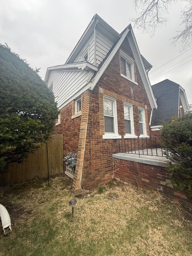 Building Photo - 12847 Maiden St