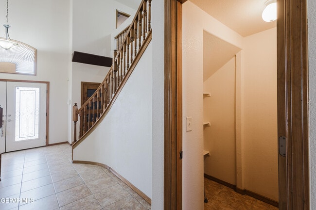 Building Photo - 3733 Tierra Campa Dr