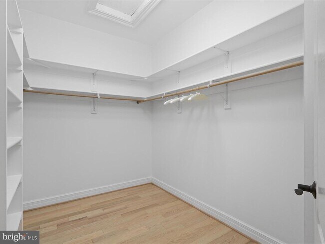 Building Photo - 904 Locust St