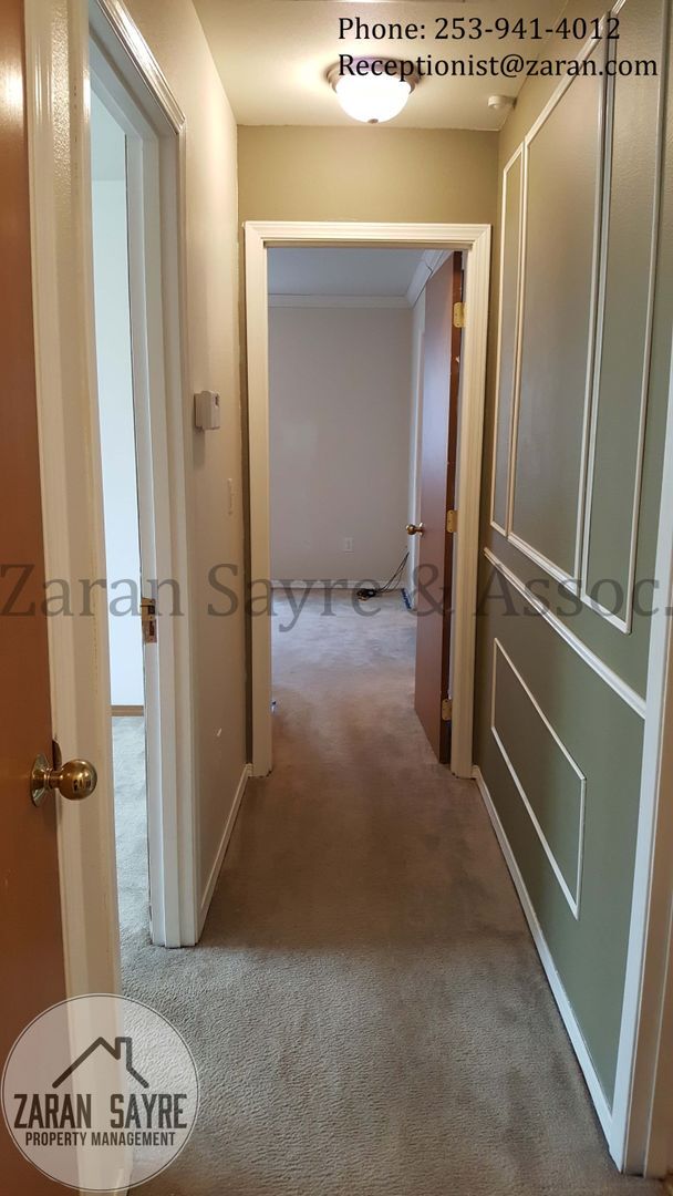 Building Photo - 109- Lovely home on Tacoma's Eastside!