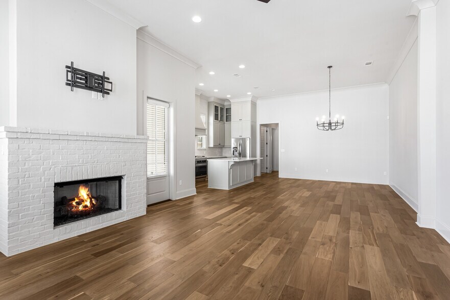 Building Photo - 10758 Moss Grove Ln
