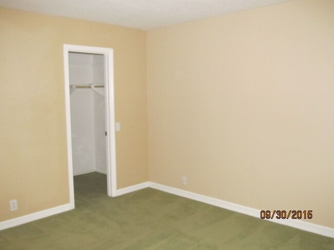 Building Photo - LOVELY 2 BR/1.5 BATH, 2 STORY CONDO WITH GARAGE