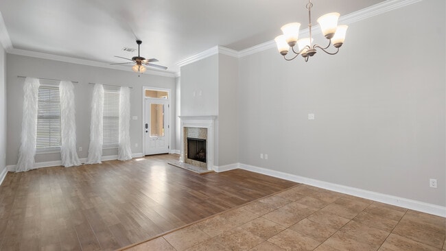 Building Photo - 70469 Chambly Ct