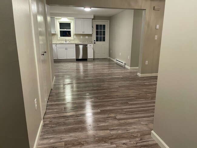 Entry to Kitchen - 23 Brook St